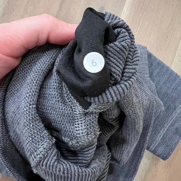 Lululemon legging- knit material - Picture 7 of 7